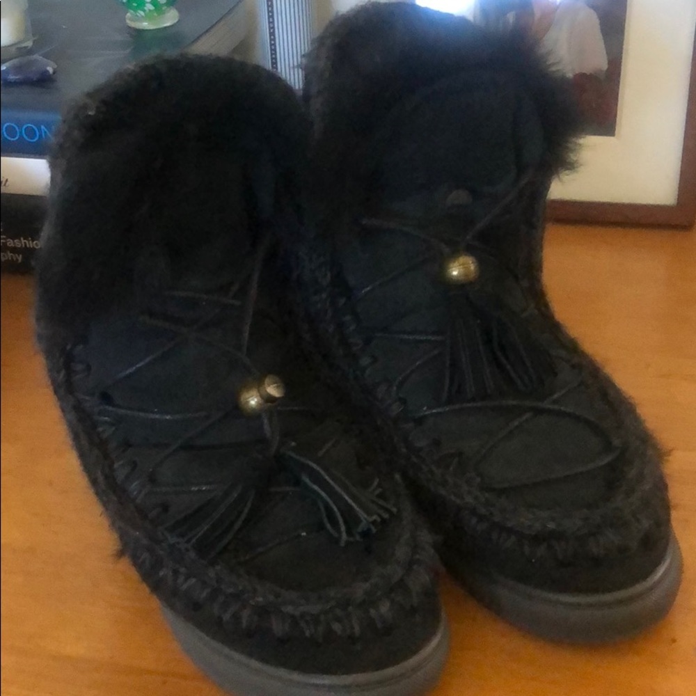 Mou fur lined boots